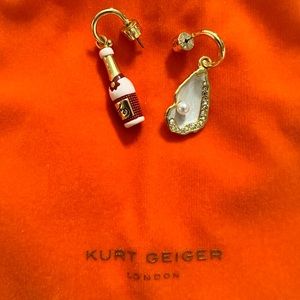 Kurt Geiger London-Oyster Huggie Hoops